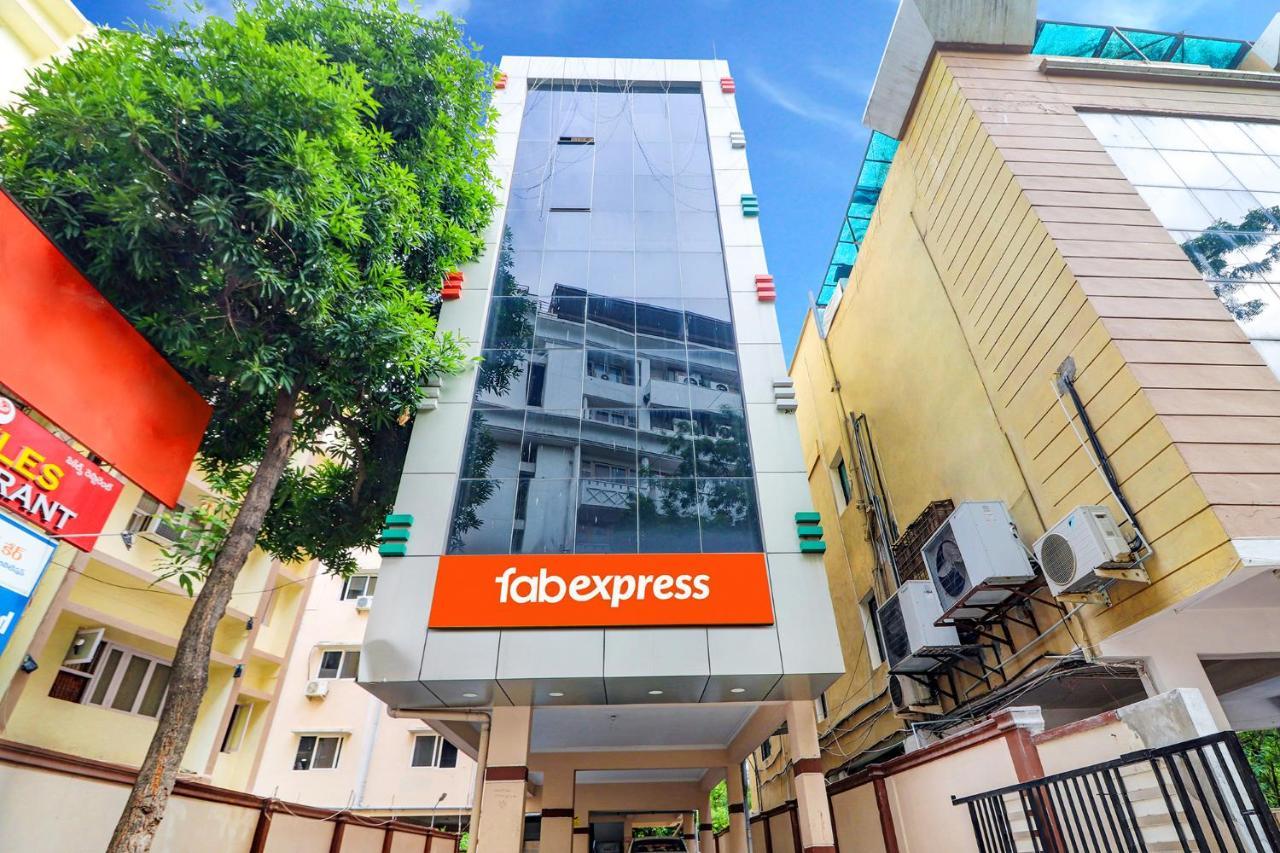 Fabexpress Mid Town Hyderabad Exterior foto