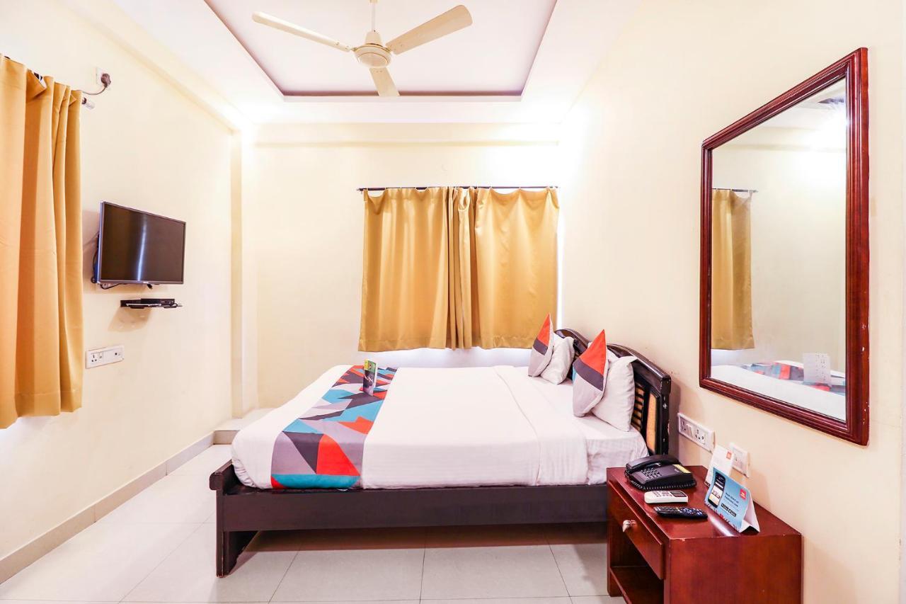 Fabexpress Mid Town Hyderabad Exterior foto